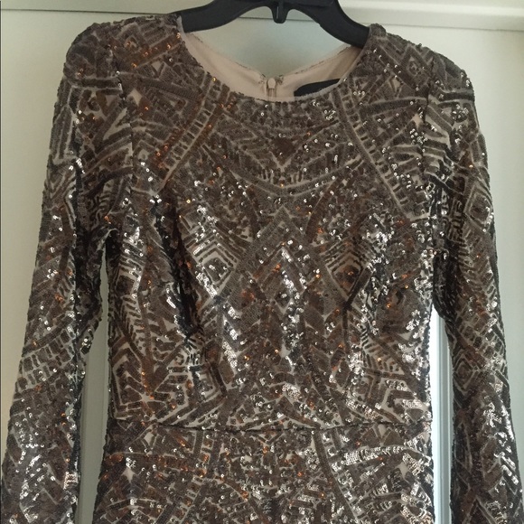 Betsy & Adam Dresses & Skirts - Full lined sequin dress champagne color -8P